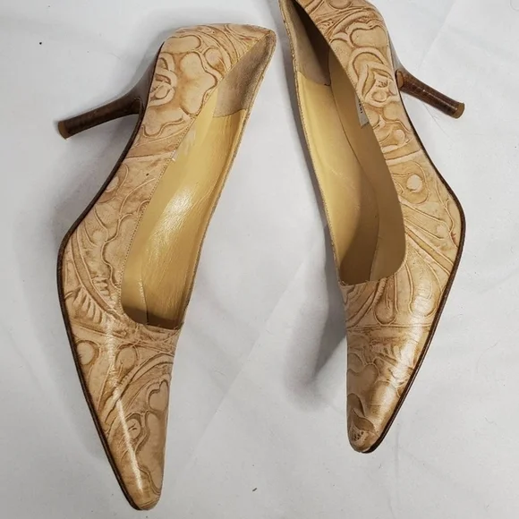 Vintage Isaac Mizrahi Tan Women's Pumps - Picture 7 of 7